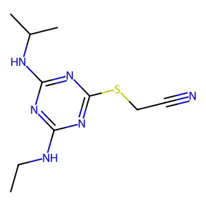 2-[[4-(Ethylamino)-6-(propan-2-ylamino)-1,3,5-triazin-2-yl]sulfanyl]acetonitrile structure